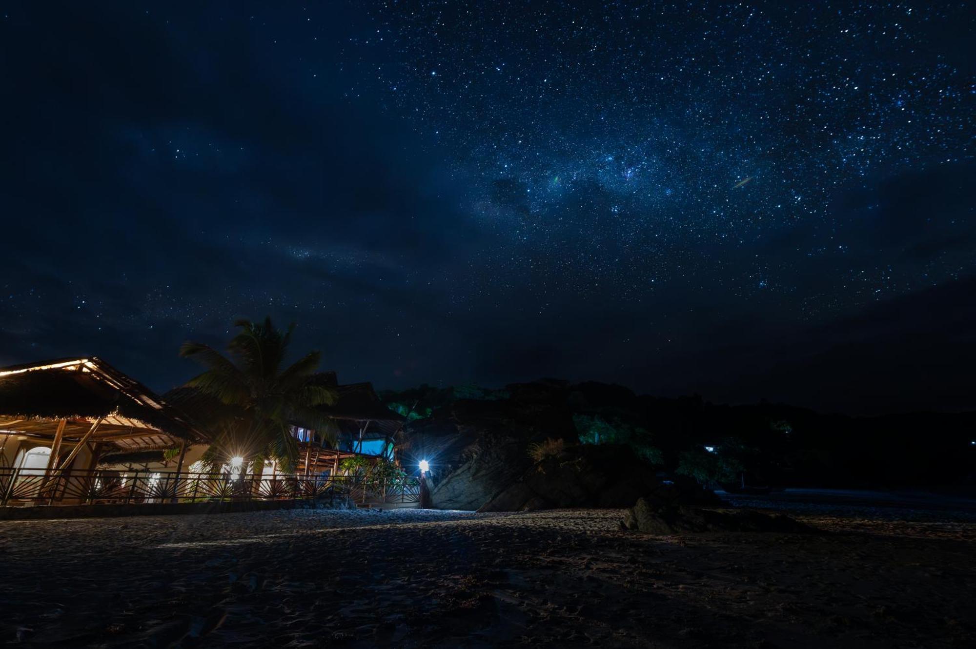 Shambala Madagascar: Beachfront Lodge And Adventures Ambolobozo ภายนอก รูปภาพ