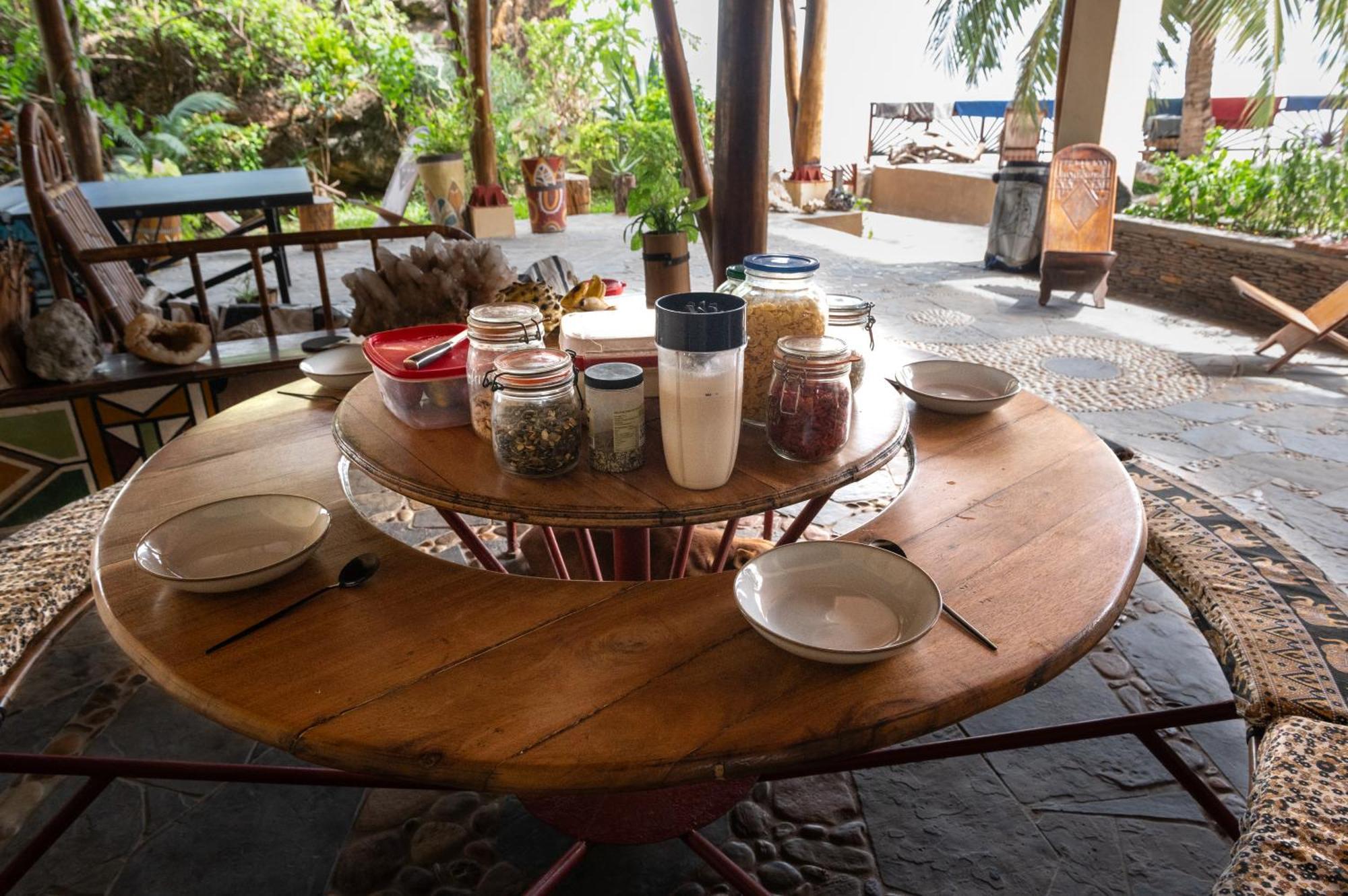 Shambala Madagascar: Beachfront Lodge And Adventures Ambolobozo ภายนอก รูปภาพ