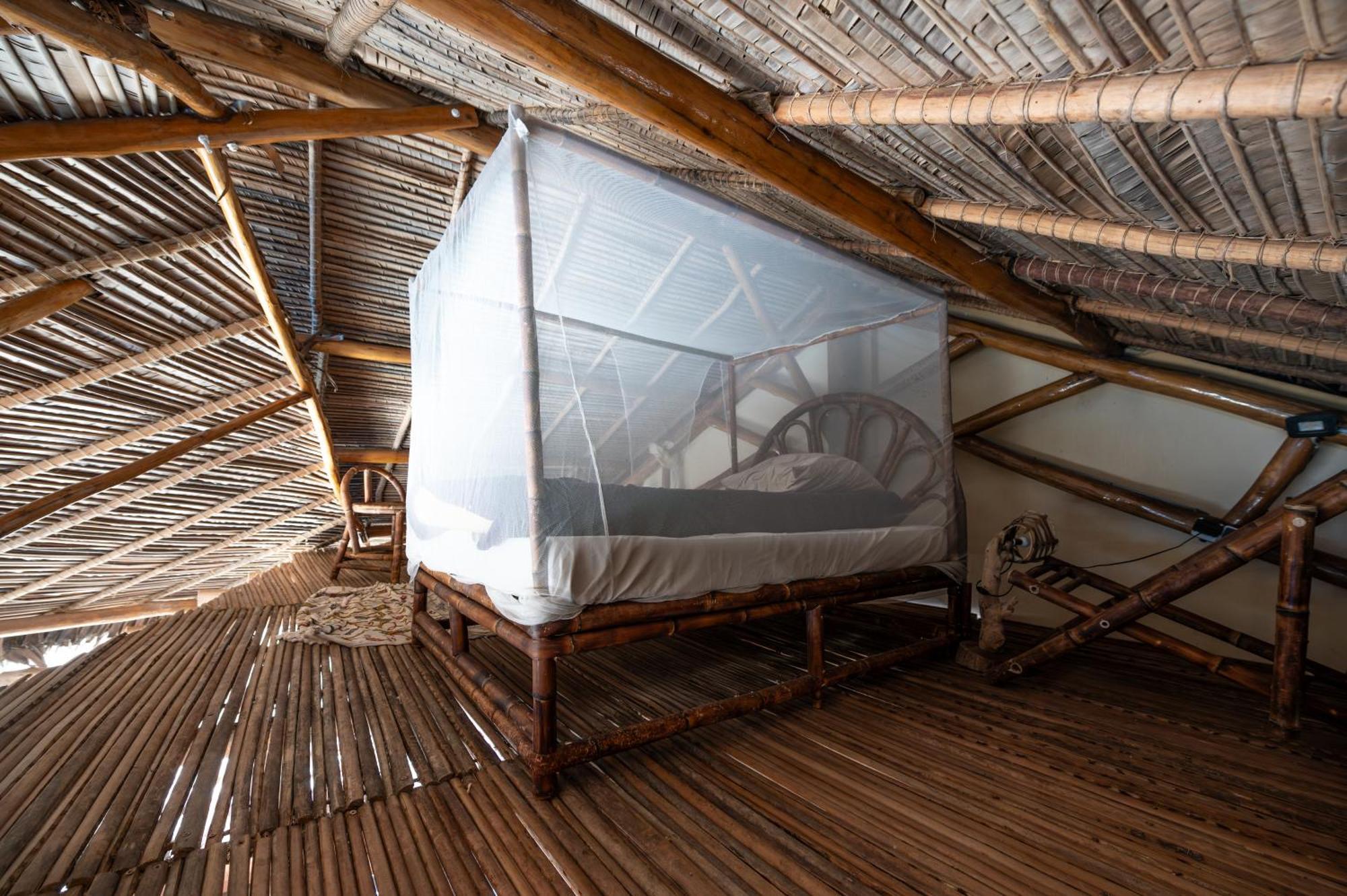 Shambala Madagascar: Beachfront Lodge And Adventures Ambolobozo ภายนอก รูปภาพ