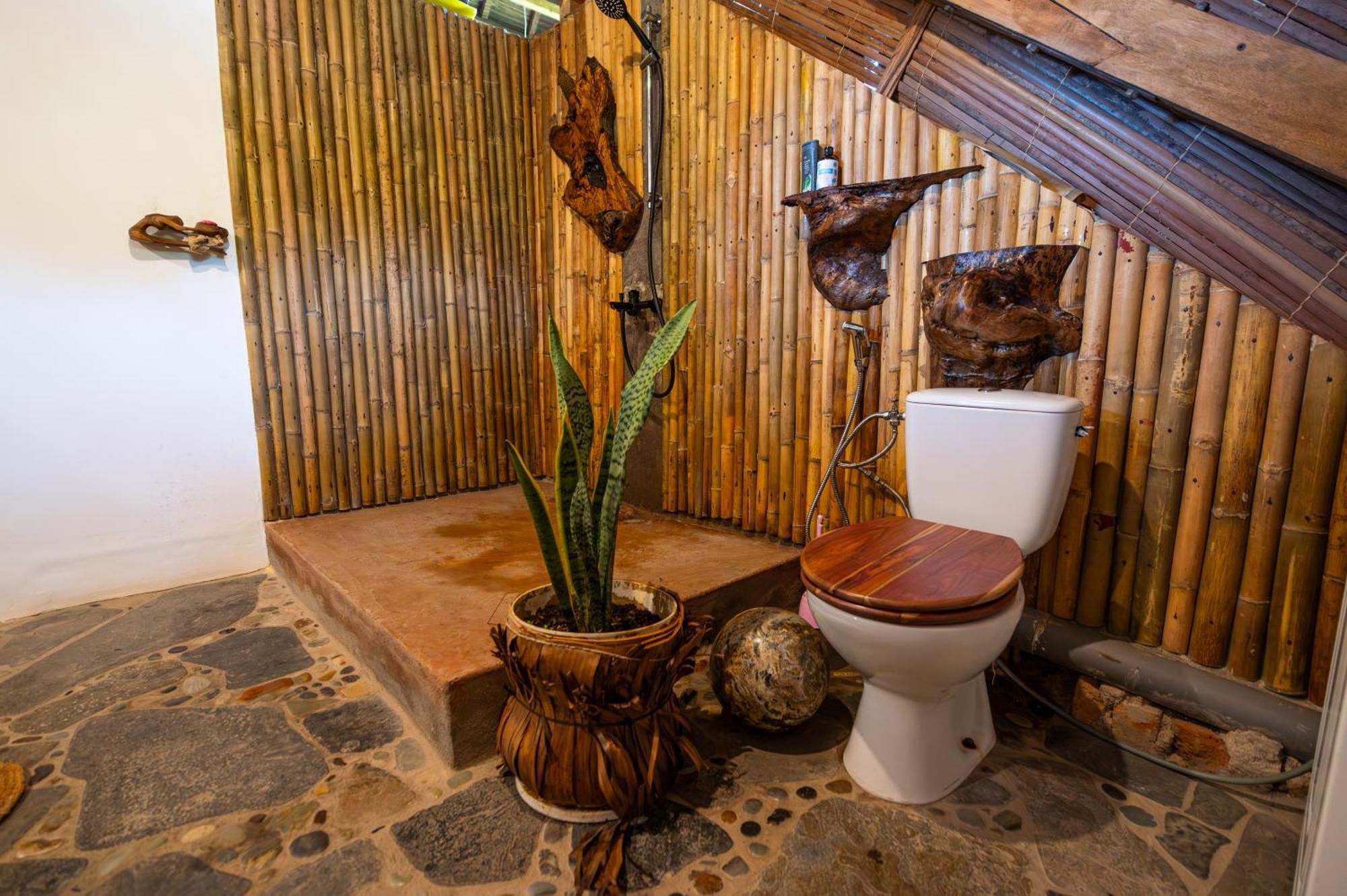Shambala Madagascar: Beachfront Lodge And Adventures Ambolobozo ภายนอก รูปภาพ