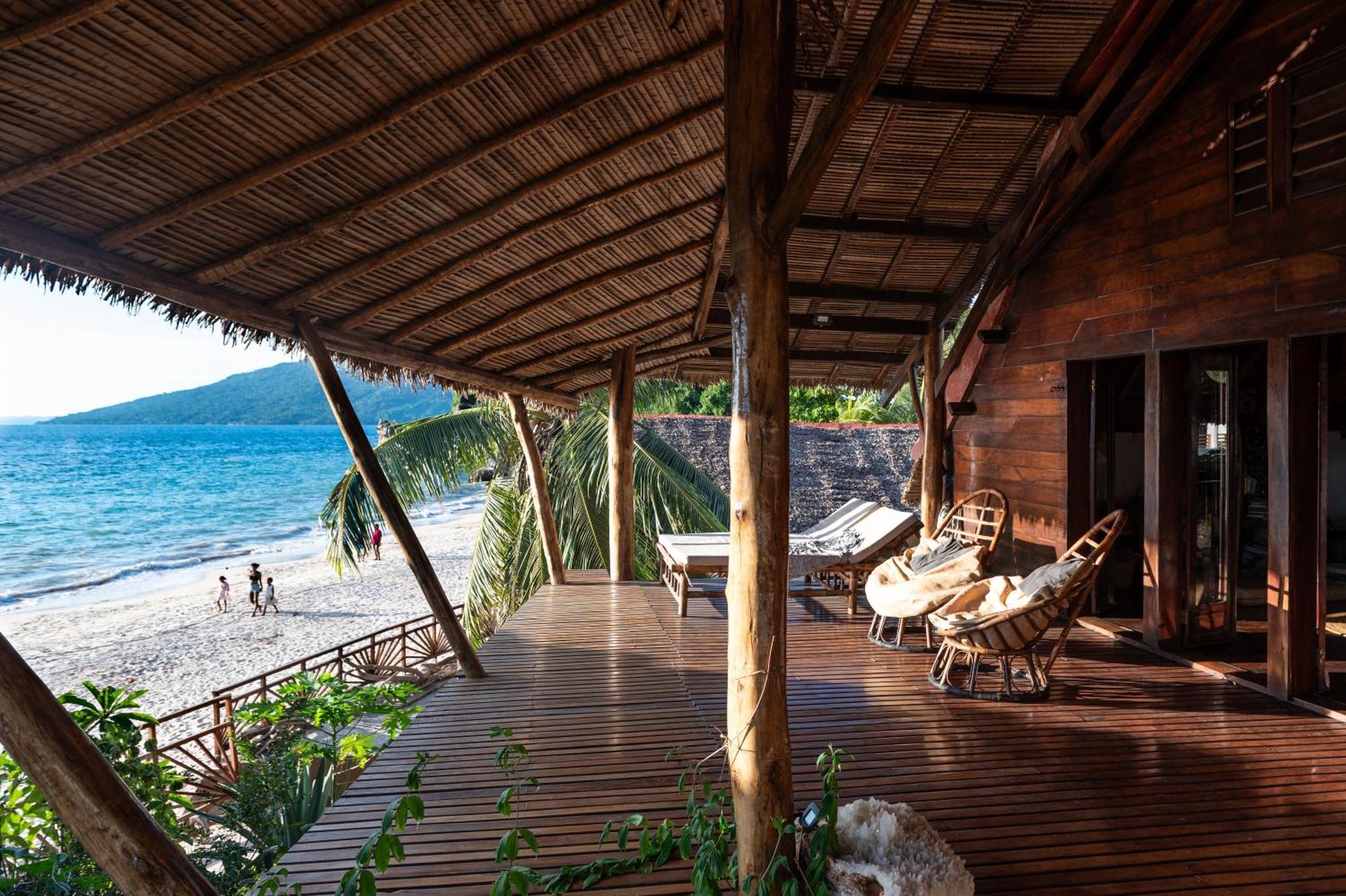 Shambala Madagascar: Beachfront Lodge And Adventures Ambolobozo ภายนอก รูปภาพ
